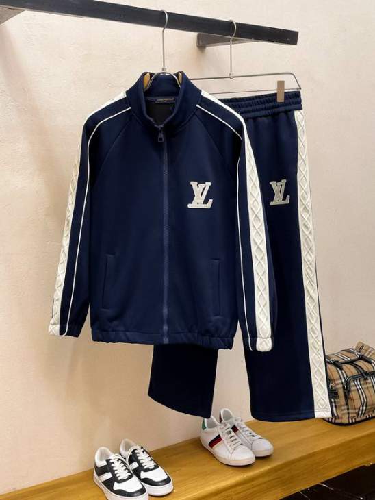 Picture of LV Sweater Suits _SKULVM-3XLomtr3840836